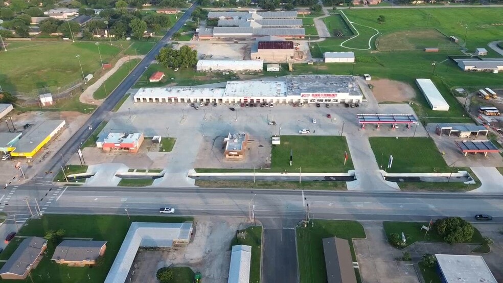 901-921 W Brown St, Hearne, TX for sale - Commercial Listing Video - Image 2 of 6