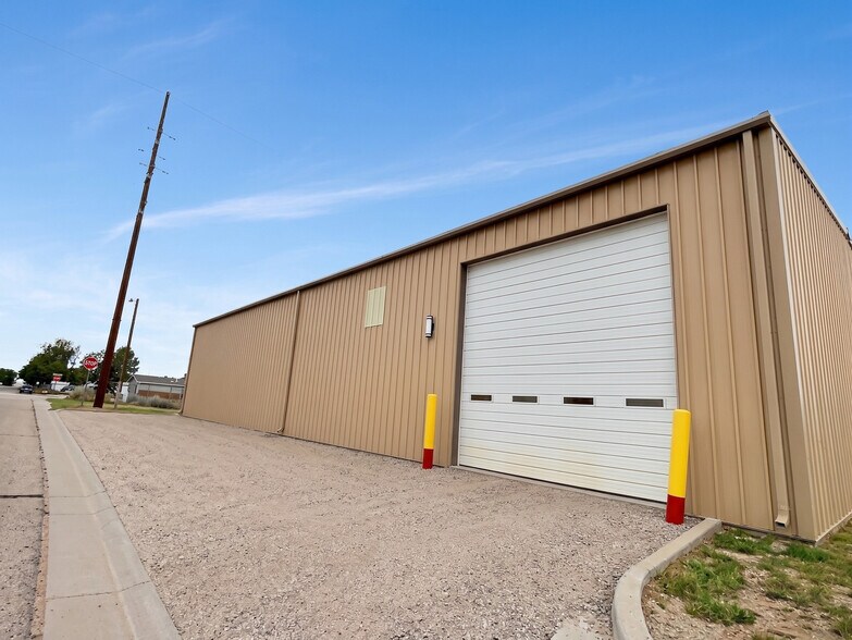 1312 Pendell Blvd, Mills, WY à louer - Photo du bâtiment - Image 2 de 5