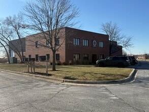 1350 W Washington St, West Chicago, IL à louer Photo du bâtiment- Image 1 de 1