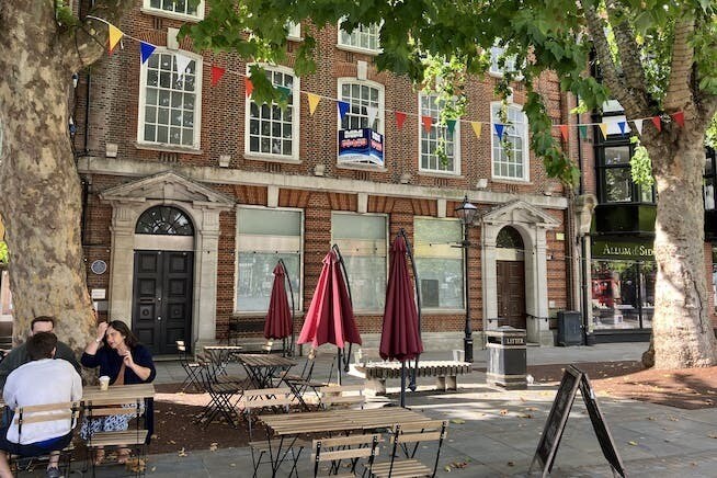 14 Minster St, Salisbury à louer - Photo du bâtiment - Image 2 de 2