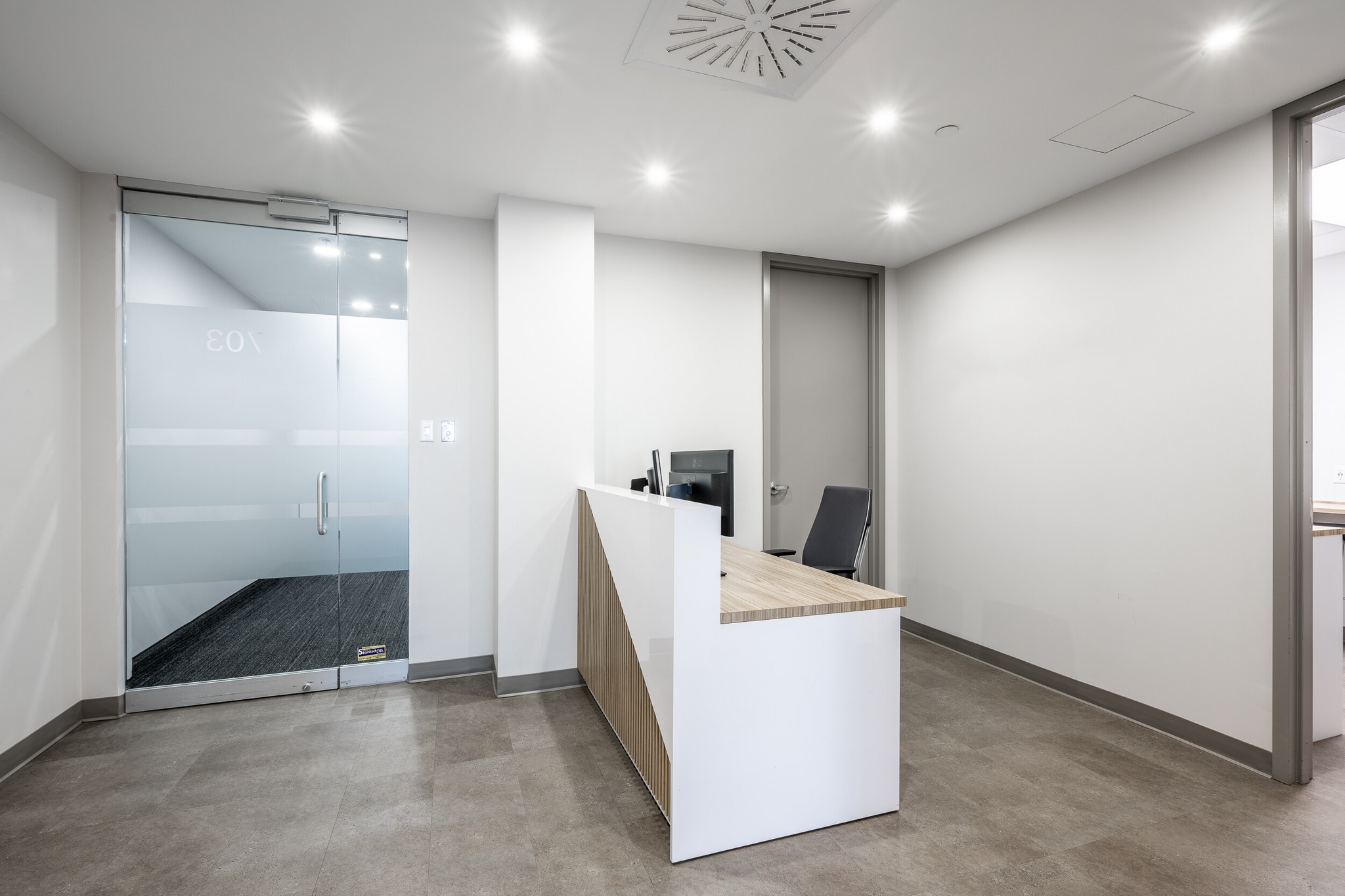 3030 Boul Le Carrefour, Laval, QC for lease Interior Photo- Image 1 of 8