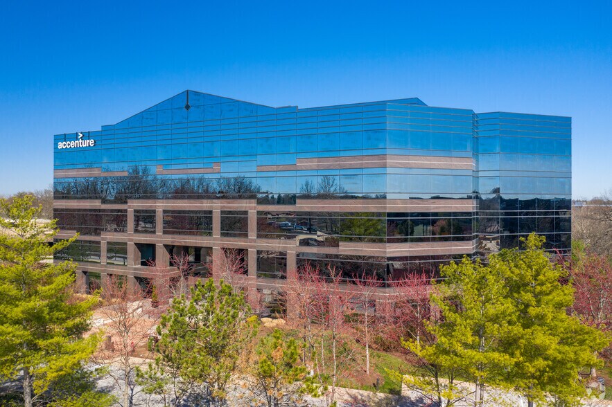 520 Maryville Centre Dr, Town And Country, MO à louer - Photo du bâtiment - Image 2 de 11