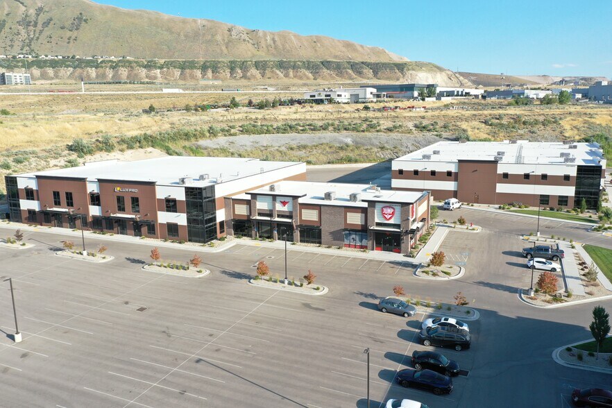 Rockwell Ridge Business Park portefeuille de 2 propriétés à vendre sur LoopNet.ca - Aérien - Image 3 de 15