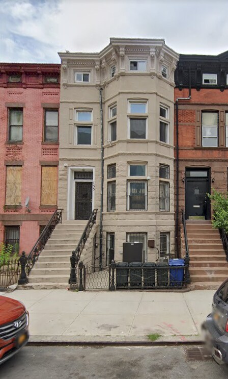 Plus de détails pour 135 Decatur St, Brooklyn, NY - Multi-résidentiel à vendre