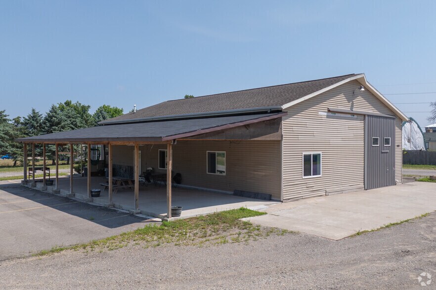6105 SE Paris Ave, Caledonia, MI à vendre - Photo du bâtiment - Image 3 de 4