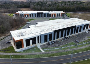 350 Hanlon Creek Blvd, Guelph, ON for lease Building Photo- Image 1 of 7