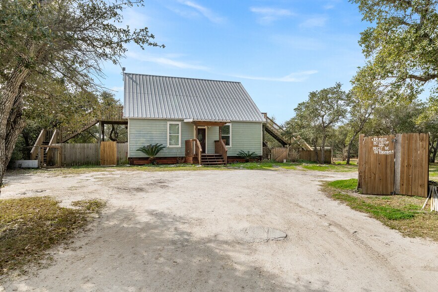 951 Mack Rd, Aransas Pass, TX à vendre - Photo principale - Image 1 de 43