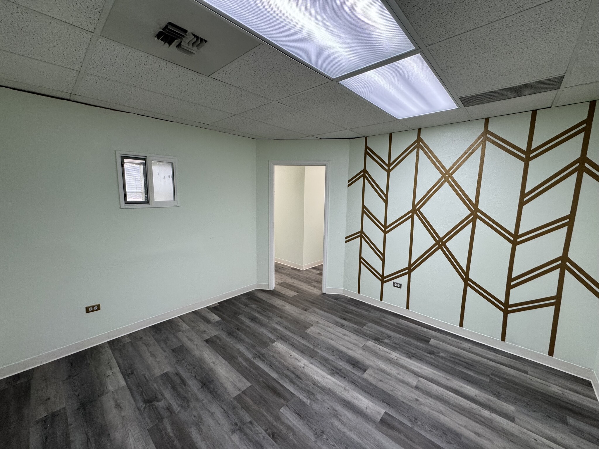 15200 E Girard Ave, Aurora, CO for lease Interior Photo- Image 1 of 5