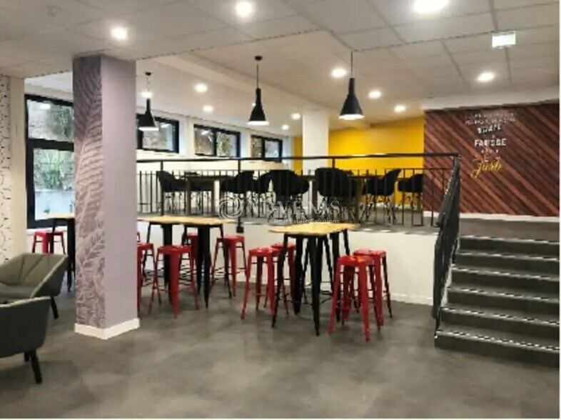 Office in Levallois-Perret for lease - Building Photo - Image 3 of 8