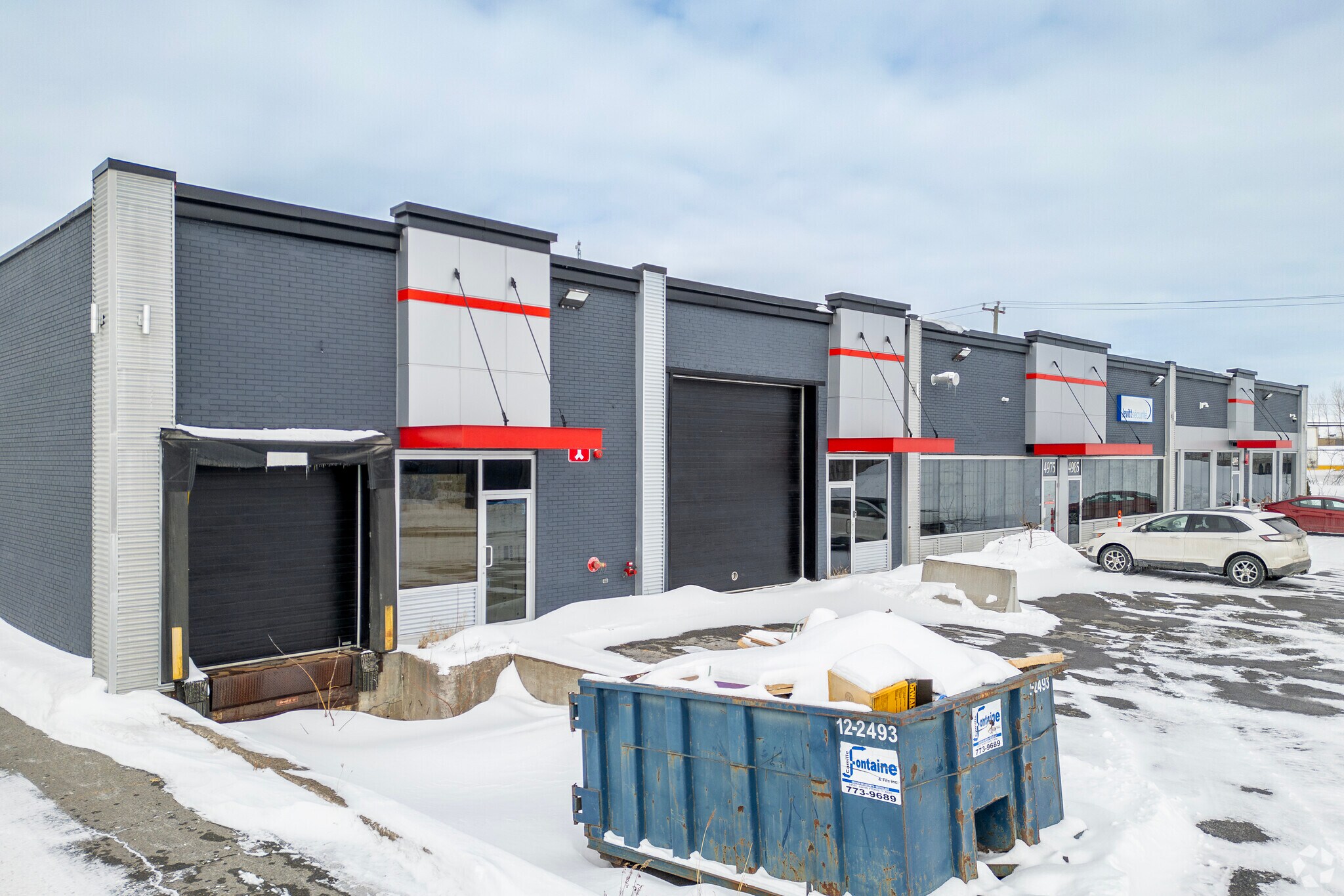 4975-4995 Rue Fisher, Montréal, QC for lease Primary Photo- Image 1 of 6