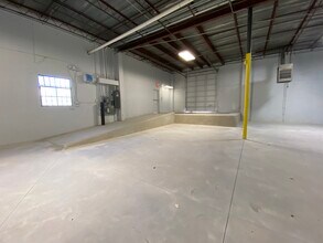 400 Edgewood Ave S, Jacksonville, FL for lease Interior Photo- Image 1 of 2