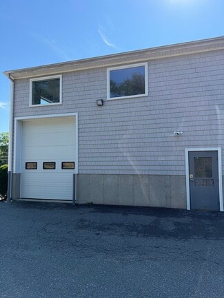Plus de détails pour 152 Cranberry Hwy, Bourne, MA - Local d'activités à louer