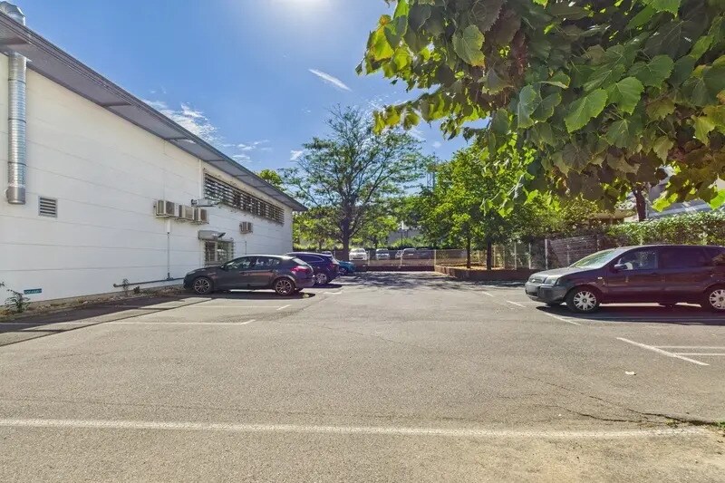 Office in Montpellier for lease - Building Photo - Image 2 of 14