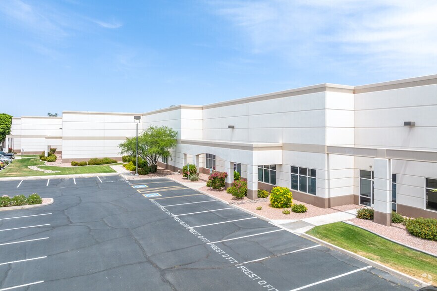 3191 N Washington St, Chandler, AZ à louer - Photo du bâtiment - Image 3 de 7