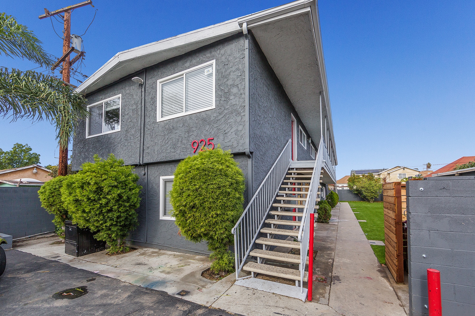 925 E 19th St, Long Beach, CA à vendre Photo principale- Image 1 de 11