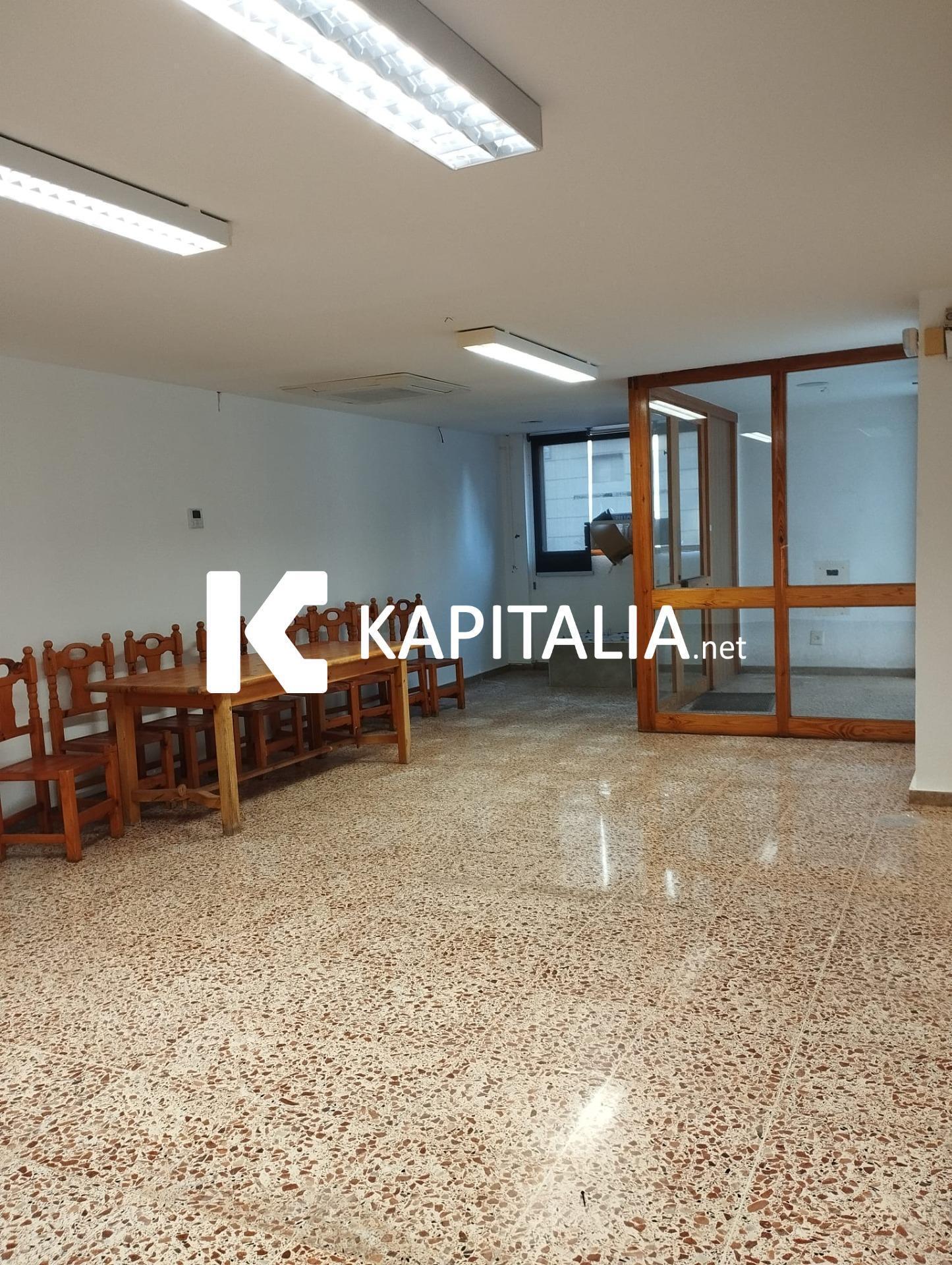Retail in Fontanars dels Alforins, Valencia for lease Interior Photo- Image 1 of 8