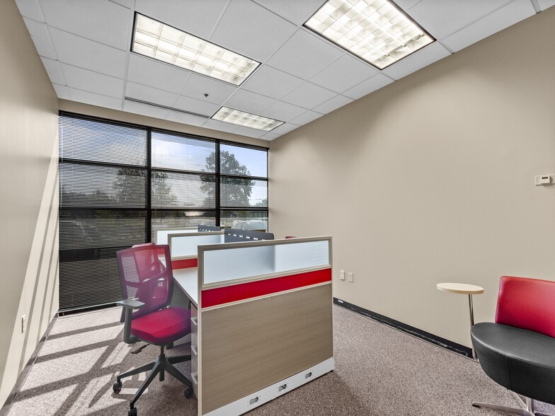 174 Clarkson Rd, Ballwin, MO for sale - Building Photo - Image 3 of 40