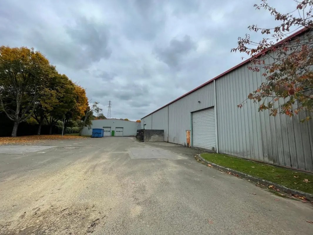 Office in Trappes for lease Building Photo- Image 1 of 8