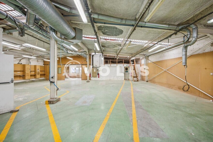 Flex in Verrieres Le Buisson for lease - Interior Photo - Image 2 of 11