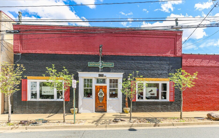 520 Wolfe St, Fredericksburg, VA à vendre - Photo du bâtiment - Image 1 de 8