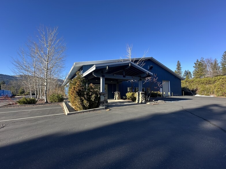 4015 S Old Stage Rd, Mount Shasta, CA for lease - Building Photo - Image 2 of 19