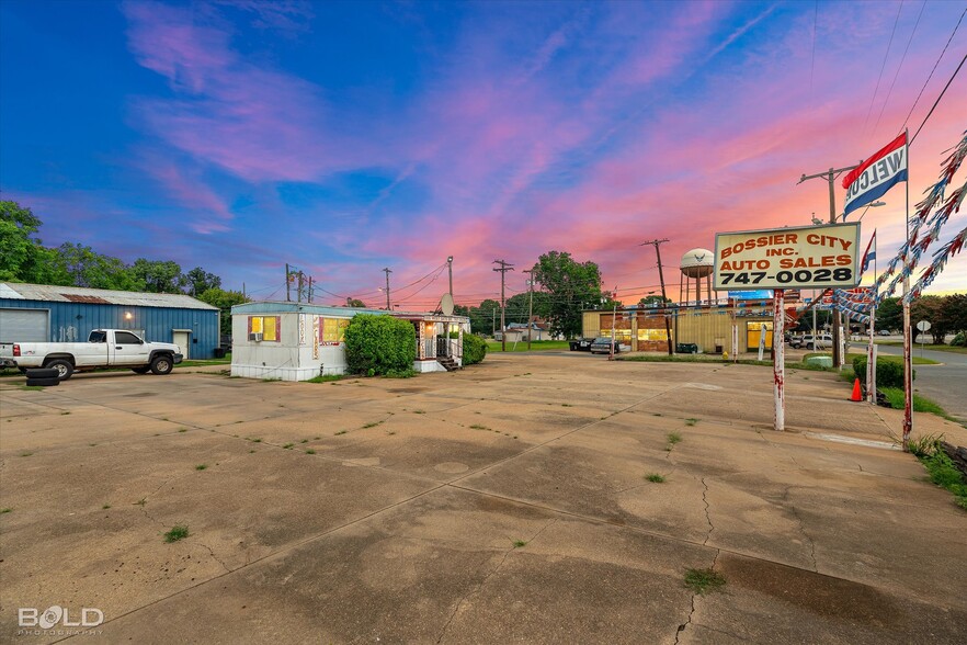 935 Westgate Dr, Bossier City, LA à vendre - Photo du bâtiment - Image 1 de 21