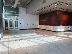 101 N Queen St, Lancaster, PA for lease Interior Photo- Image 2 of 4