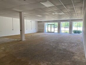 7035 Philips Hwy, Jacksonville, FL for lease Building Photo- Image 2 of 5
