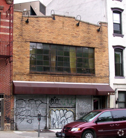 165 Allen St, New York, NY for lease - Building Photo - Image 2 of 11