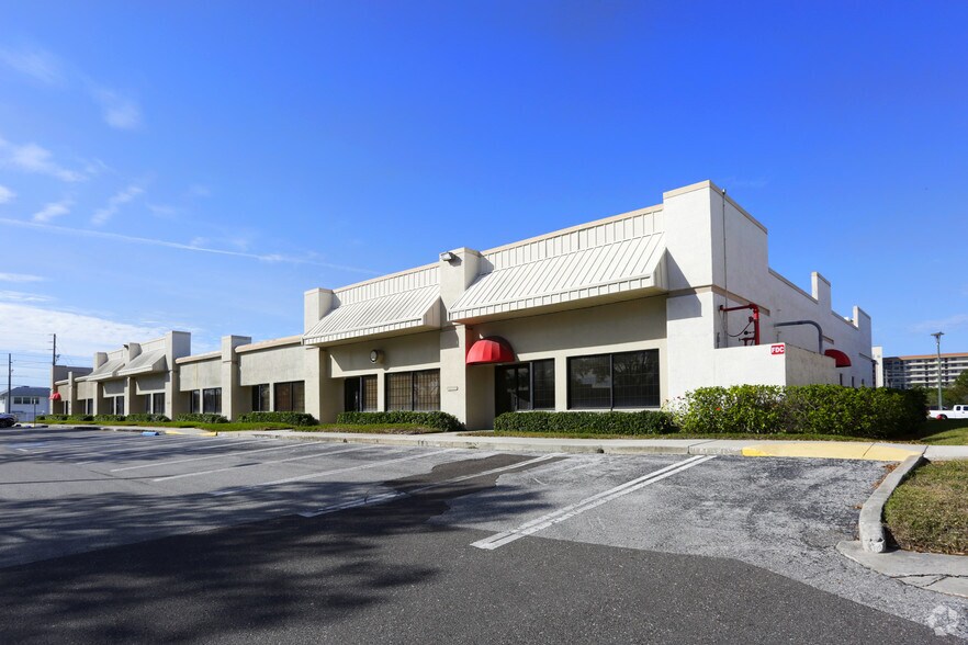 5425 Park St N, Saint Petersburg, FL à louer - Photo du bâtiment - Image 3 de 5