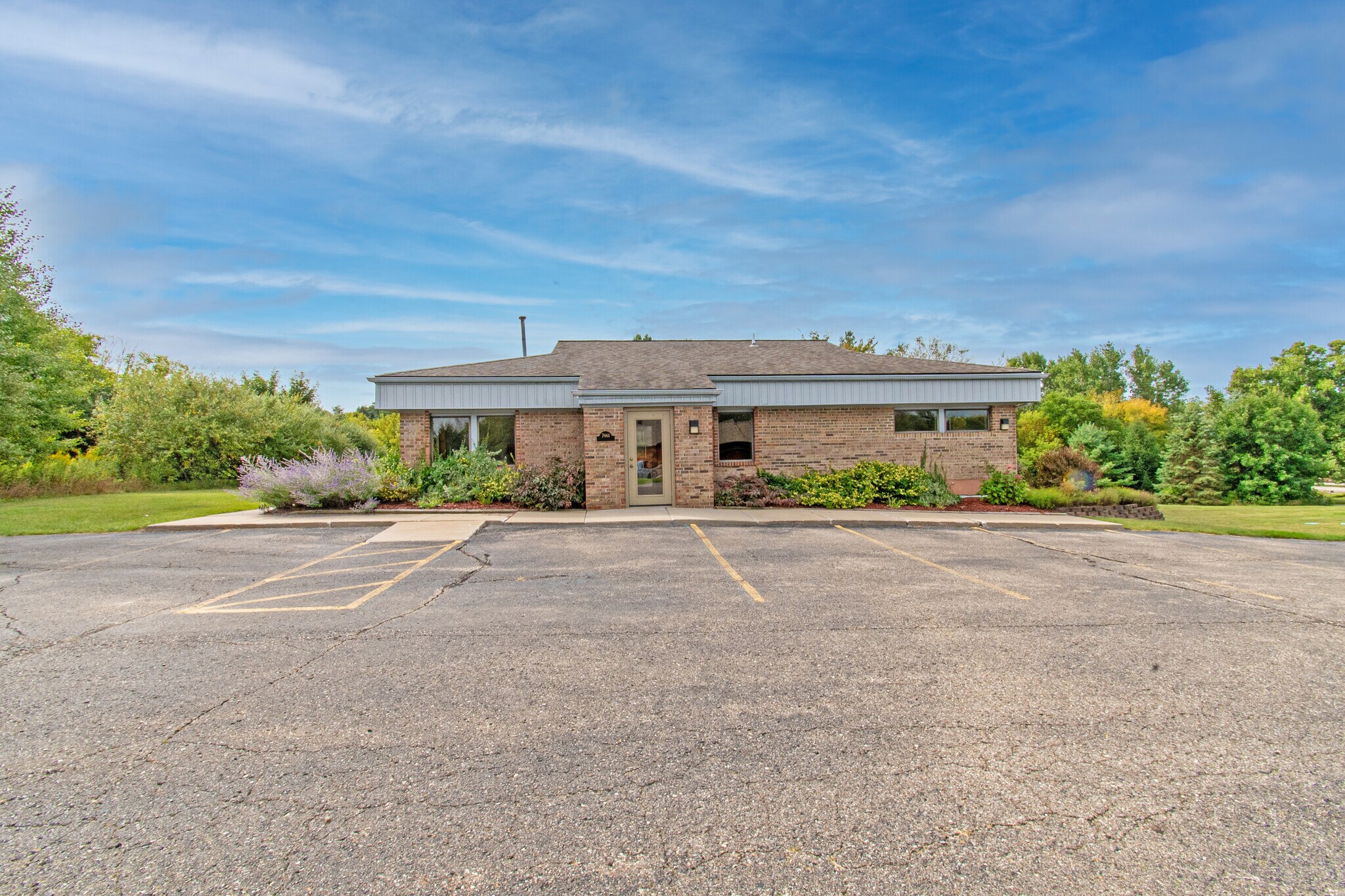 7461 S State Rd, Goodrich, MI à vendre Photo du bâtiment- Image 1 de 18