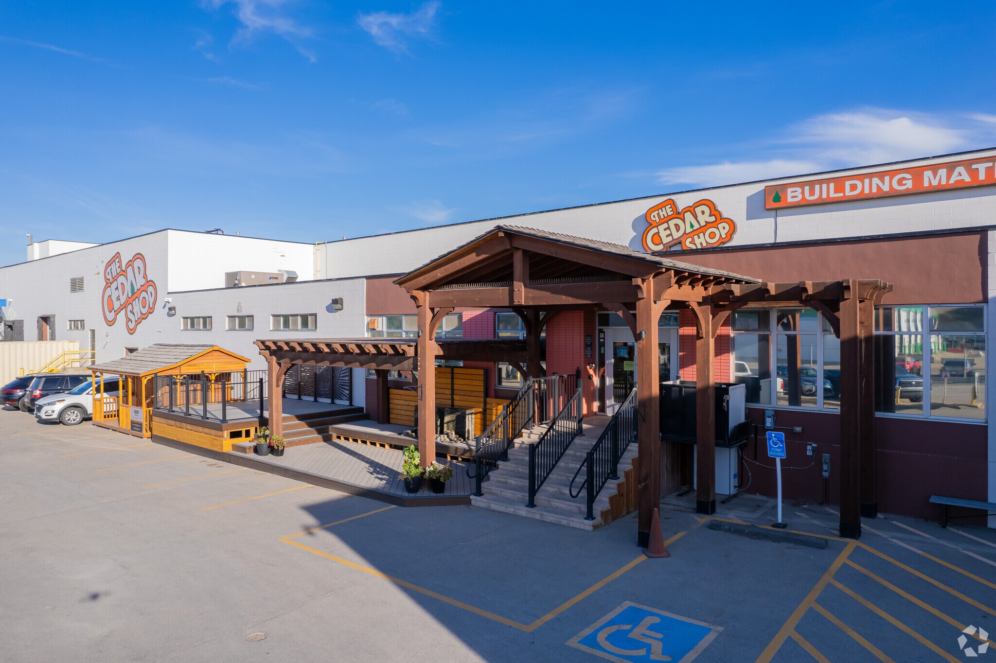 285 Manitou Rd SE, Calgary, AB for sale Primary Photo- Image 1 of 1