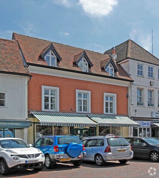 7-8 Market Sq, Waltham Abbey à louer - Photo du bâtiment - Image 2 de 2