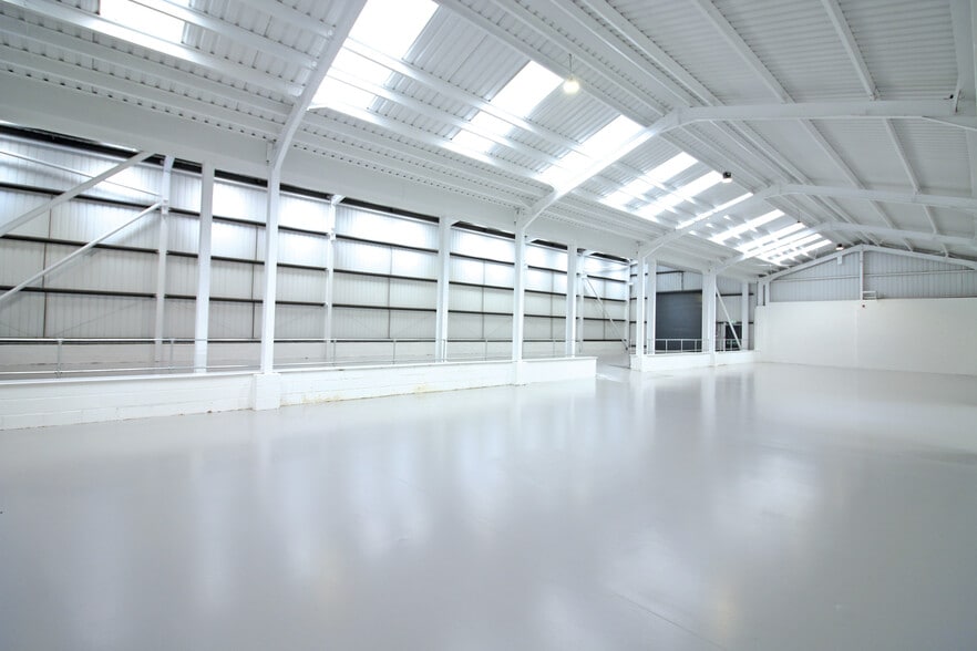 162 Great North Rd, Hatfield for lease - Building Photo - Image 3 of 13