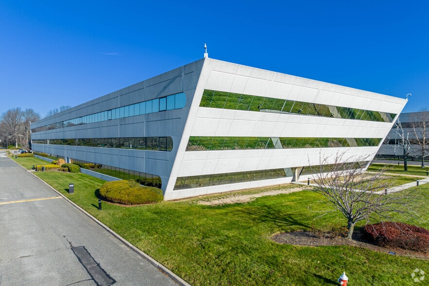 1 Jericho Plz, Jericho, NY for lease - Building Photo - Image 1 of 13