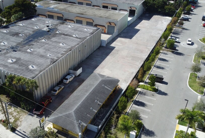 1627 S Dixie Hwy, Pompano Beach, FL à louer - Photo du bâtiment - Image 3 de 14