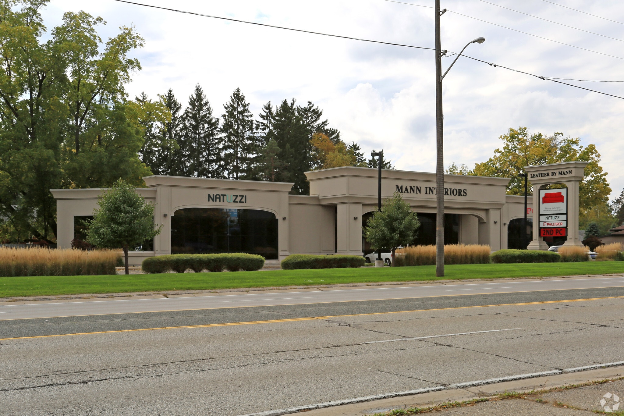 4553 King St E, Kitchener, ON for lease Primary Photo- Image 1 of 12