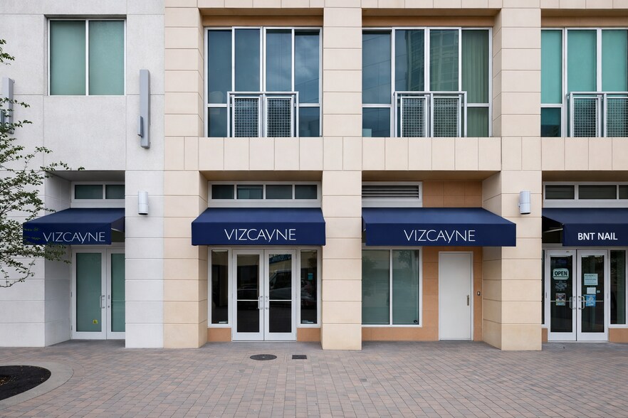 248 Biscayne Blvd, Miami, FL à louer - Photo du bâtiment - Image 2 de 4