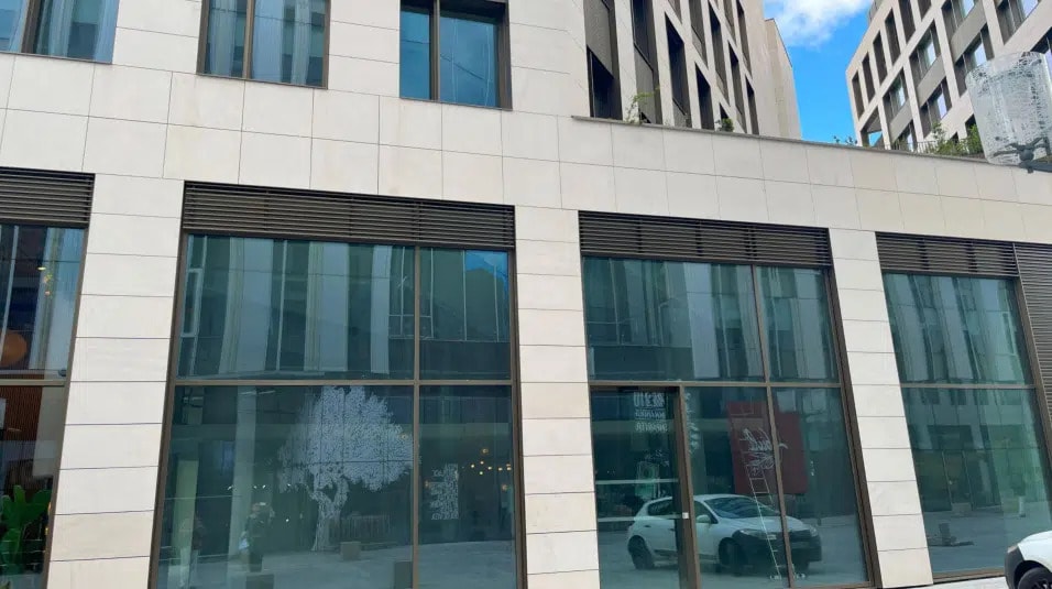 55 Rue De La Soie, Villeurbanne for lease - Building Photo - Image 2 of 6