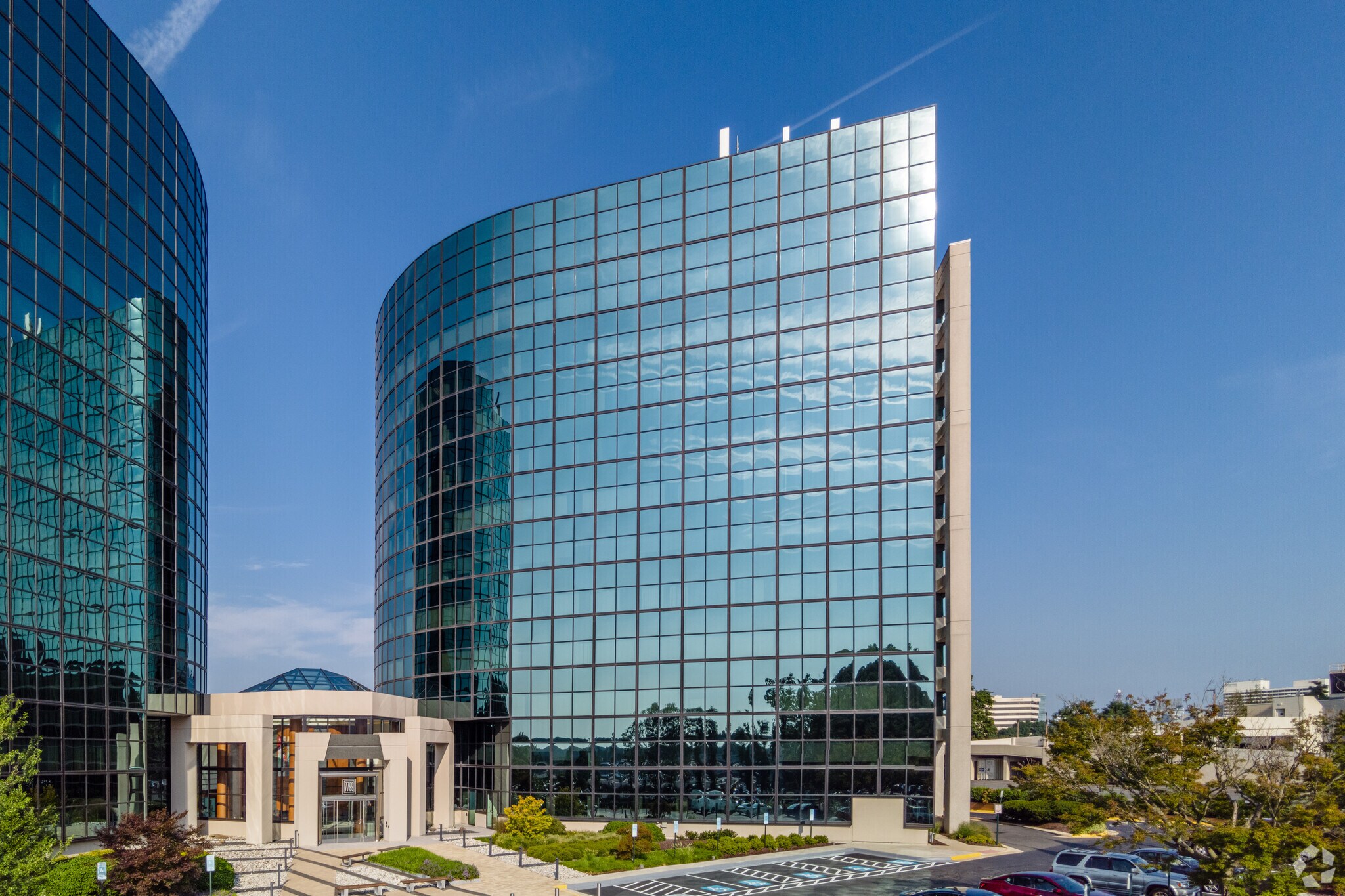 7799 Leesburg Pike, Falls Church, VA à louer Photo du bâtiment- Image 1 de 10