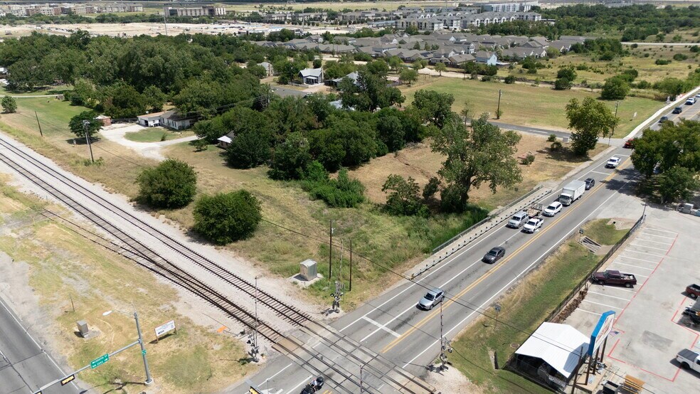 101 E South St, Leander, TX à vendre - Photo du bâtiment - Image 1 de 18