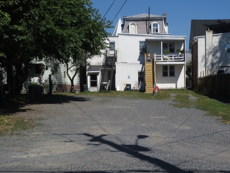 224-226 Main St, East Greenville, PA for lease - Building Photo - Image 2 of 8