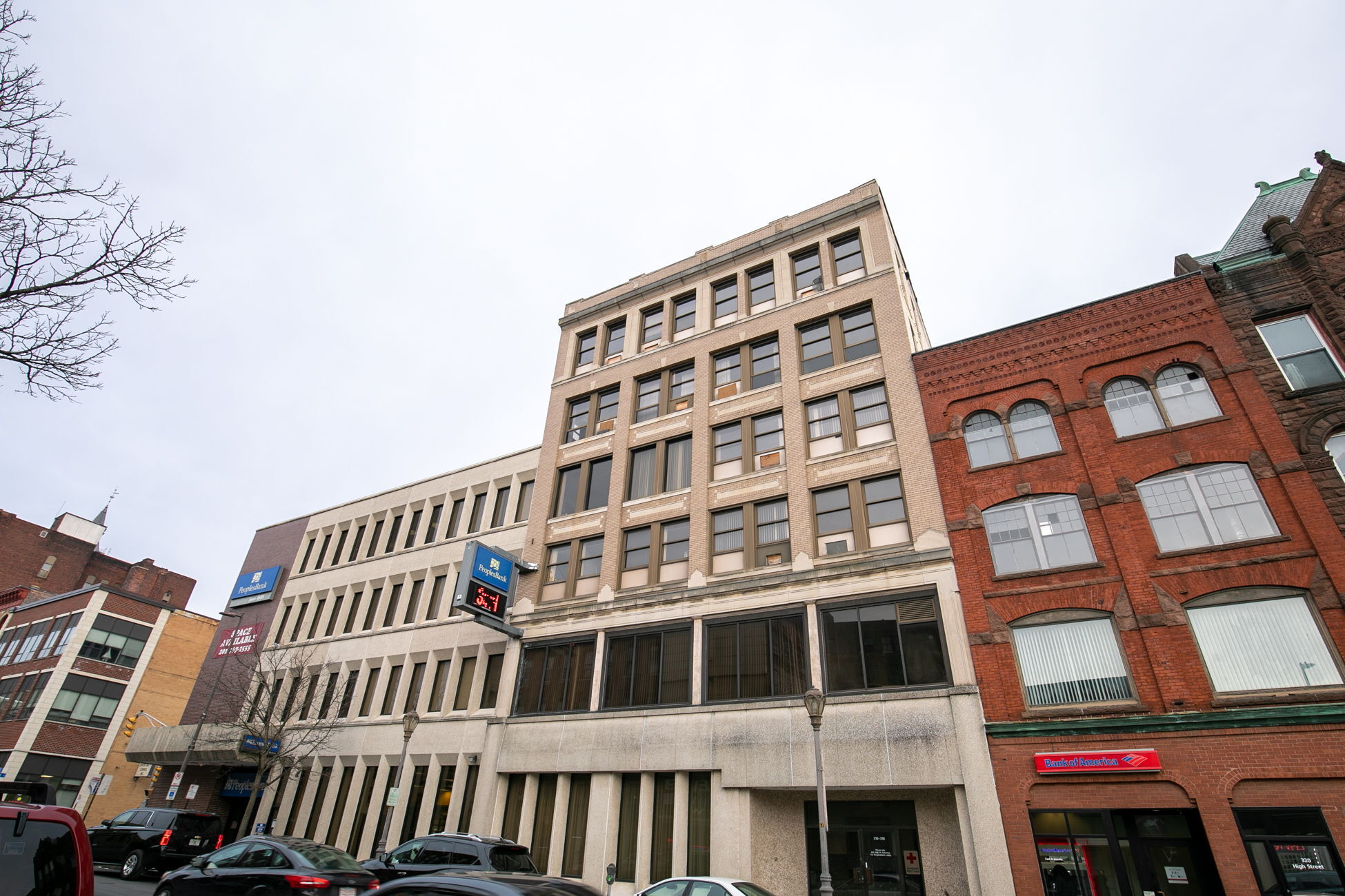 Downtown Bank/Office/Retail portefeuille de 3 propriétés à vendre sur LoopNet.ca Photo du bâtiment- Image 1 de 7