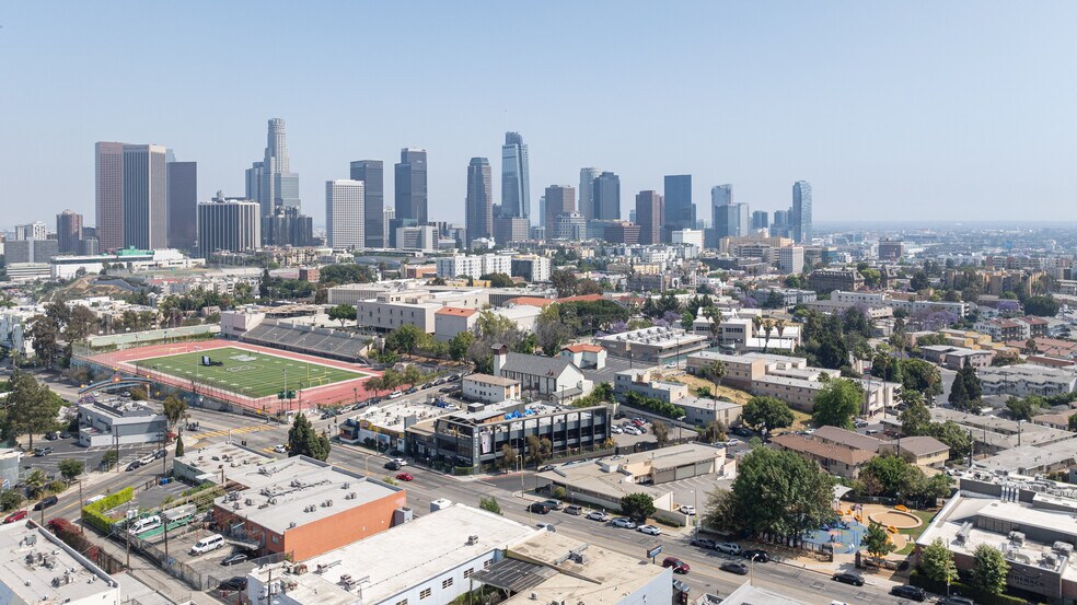 1626 Beverly Blvd, Los Angeles, CA à vendre - Photo du bâtiment - Image 3 de 15