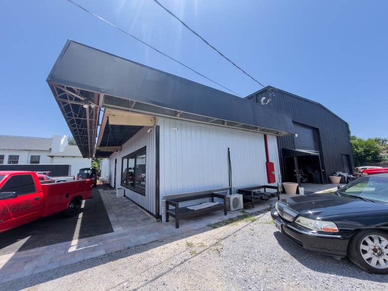 1401 Barrancas Ave, Pensacola, FL à vendre - Photo du bâtiment - Image 3 de 18