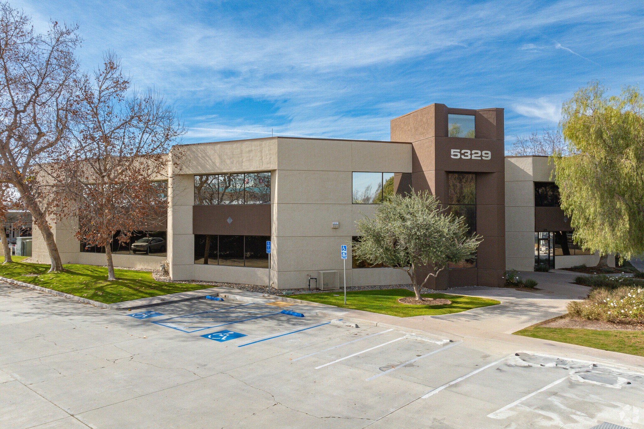 5329 Office Centre Ct, Bakersfield, CA for lease Building Photo- Image 1 of 16