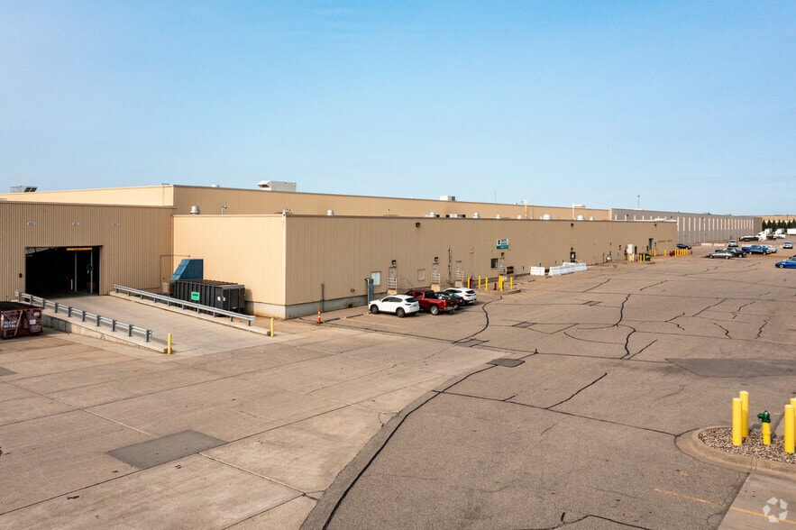 901 Canterbury Rd, Shakopee, MN for lease - Building Photo - Image 2 of 10