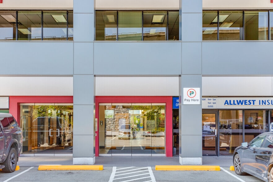 4664 Lougheed Hwy, Burnaby, BC for lease - Building Photo - Image 2 of 11