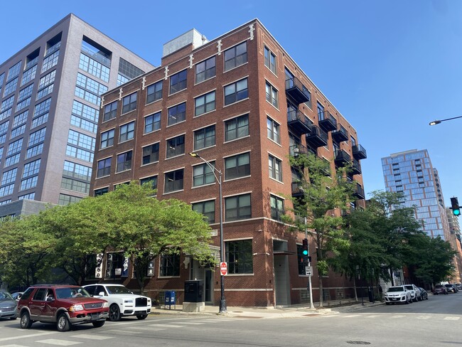 More details for 106 N Aberdeen St, Chicago, IL - Office for Sale