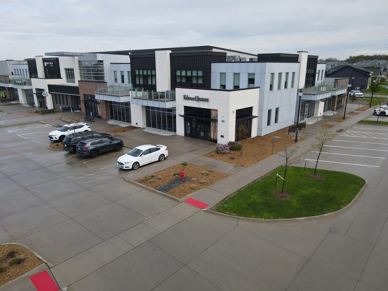 1220 NE Station Crossing Dr, Grimes, IA for lease - Building Photo - Image 3 of 7